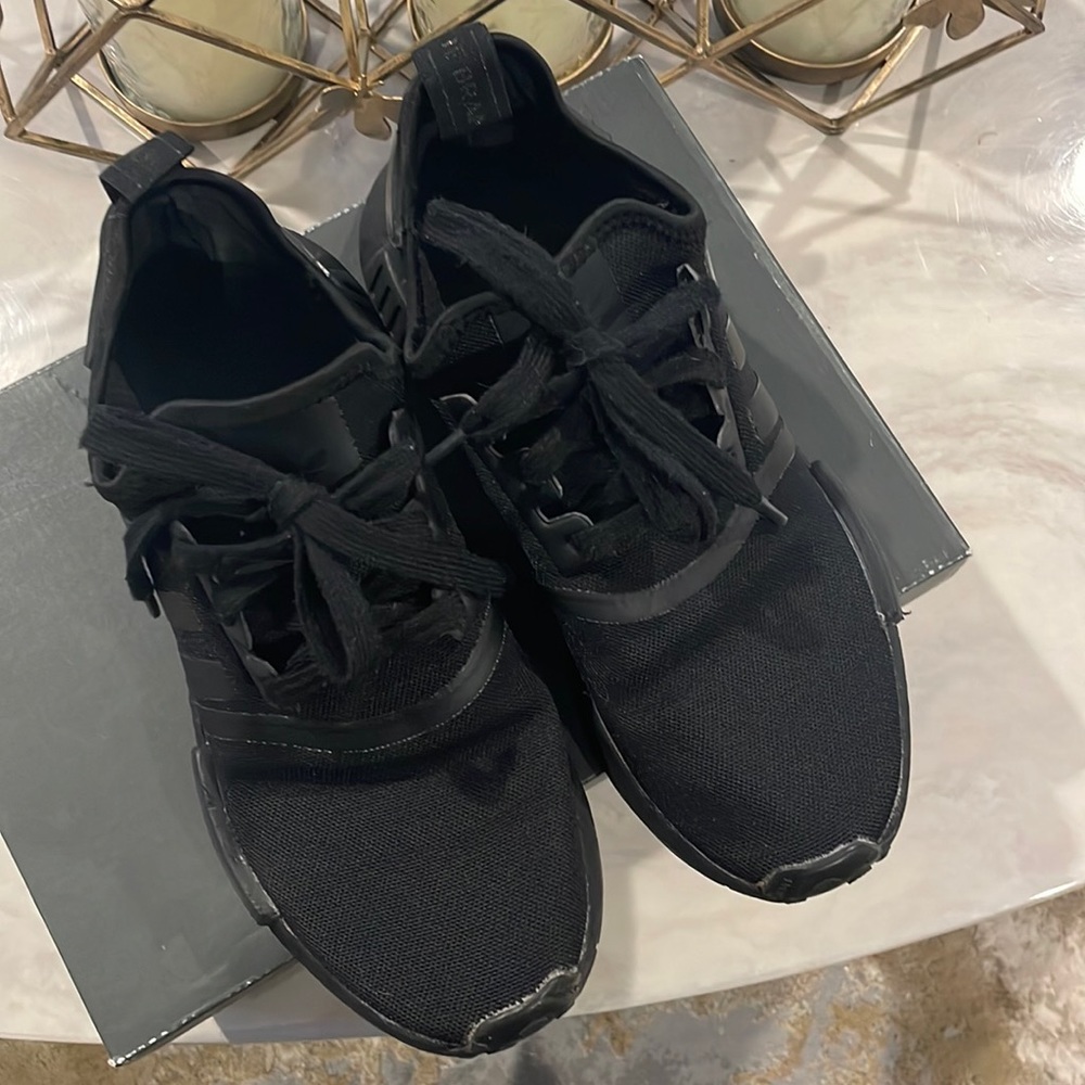 NMD _R1 sneaker’s